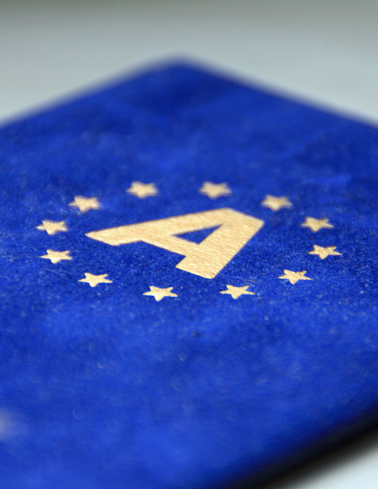 Passhülle blau mit A